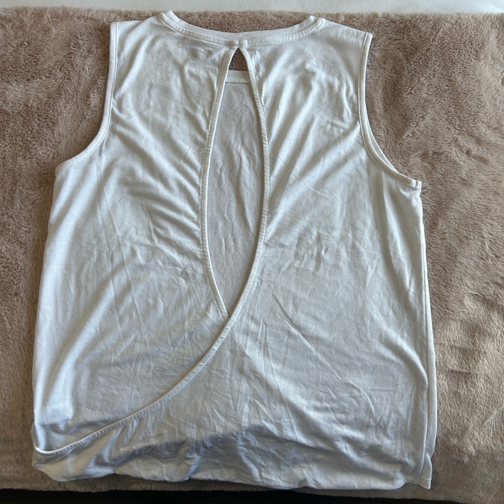 Athleta Essence Open Back Tank - Picture 5 of 6